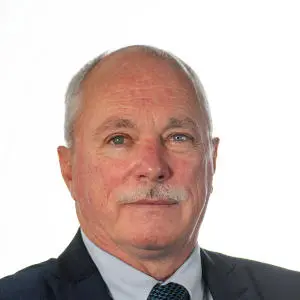 Portrait photograph of Councillor Keith Robinson